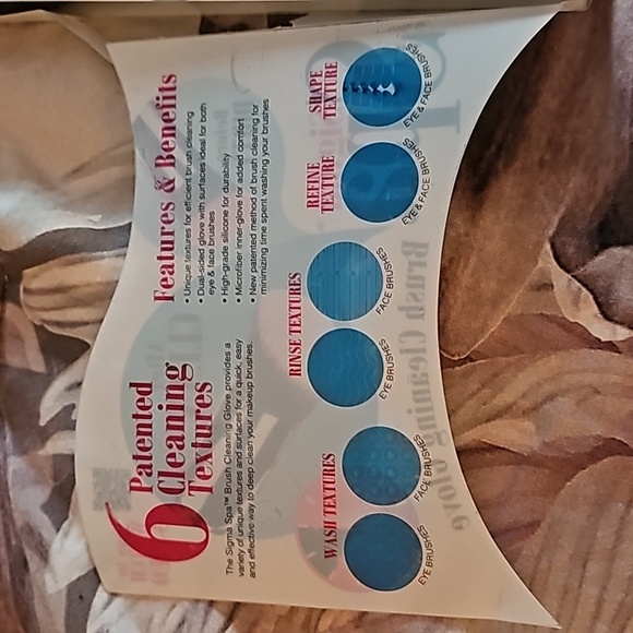 SIGMA SPA BRUSH CLEANING GLOVE COLOR BLACK USED - Picture 2 of 8